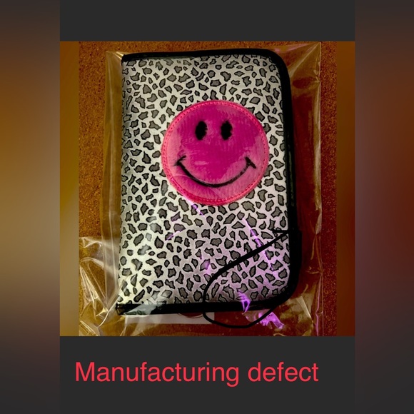 Pink Fuzzy Smiley planner in Mint - Picture 5 of 5